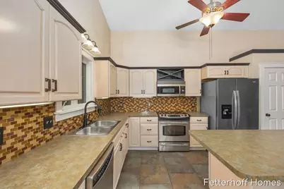 6615 Beech Creek Drive, Fruitport, MI 49415 - Photo 17