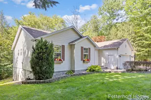 6615 Beech Creek Dr, Fruitport, MI 49415 - Photo 3