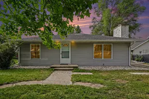 133 W 2nd St, Gladwin, MI 48624 - Photo 1