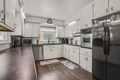 513 N Douglas Avenue, Three Rivers, MI 49093 - Photo 9
