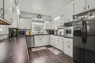 513 N Douglas Ave, Three Rivers, MI 49093 - Photo 9