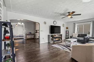 513 N Douglas Ave, Three Rivers, MI 49093 - Photo 5