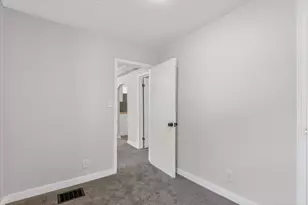 2473 Longstreet Ave SW, Wyoming, MI 49509 - Photo 23