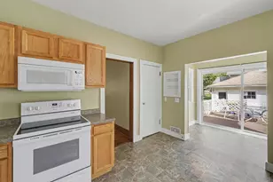 1057 12th St NW, Grand Rapids, MI 49504 - Photo 9
