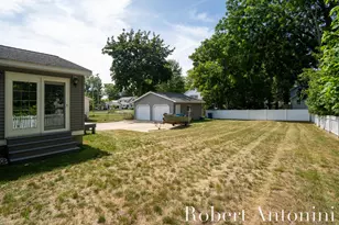 259 S Wythe St, Pentwater, MI 49449 - Photo 7