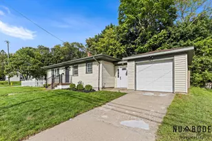 2114 Kalamazoo Ave SE, Grand Rapids, MI 49507 - Photo 3