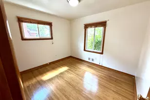 9062 Woodring St, Livonia, MI 48150 - Photo 5