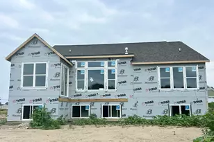 9572 Fields Dr, Zeeland, MI 49464 - Photo 5
