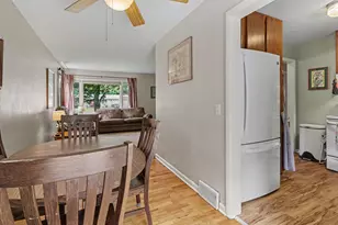 548 N Linden St, Marshall, MI 49068 - Photo 9