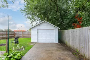 33 S State St, Zeeland, MI 49464 - Photo 17