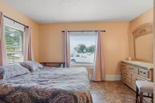 33 S State St, Zeeland, MI 49464 - Photo 9
