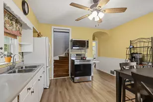 33 S State St, Zeeland, MI 49464 - Photo 13