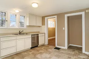 900 Fountain St NE, Grand Rapids, MI 49503 - Photo 7