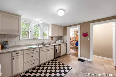 900 Fountain Street NE, Grand Rapids, MI 49503 - Photo 23
