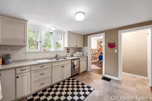 900 Fountain St NE, Grand Rapids, MI 49503 - Photo 23