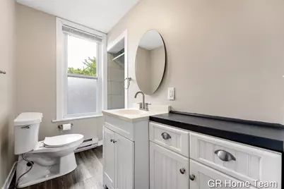 900 Fountain Street NE, Grand Rapids, MI 49503 - Photo 13