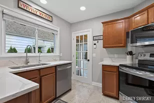 333 W Randolph St, Lansing, MI 48906 - Photo 3