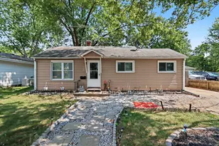 806 S Lincoln Ave, Three Rivers, MI 49093 - Photo 1