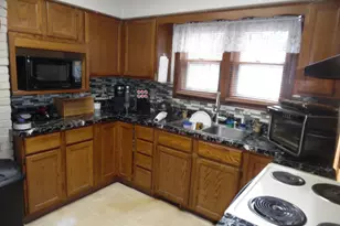815 Wildwood Ave, Jackson, MI 49202 - Photo 17