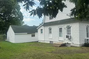 121 E Isabelle St, Belding, MI 48809 - Photo 5