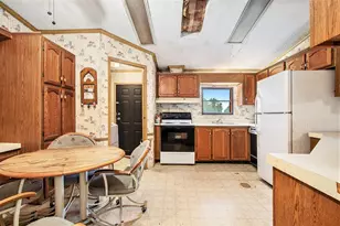 6727 W Youngren Rd, Three Oaks, MI 49128 - Photo 7