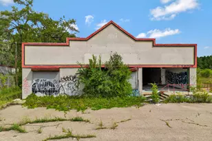 2913 S Dort Hwy, Flint, MI 48507 - Photo 1