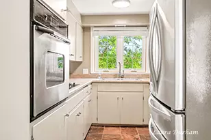 15 E Wall St, Douglas, MI 49406 - Photo 11