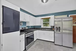 3024 Haskell St, Kalamazoo, MI 49006 - Photo 13