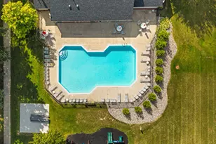 713 Abbington Ct, Howell, MI 48843 - Photo 1