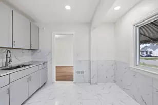 6803 Grandville Ave, Detroit, MI 48228 - Photo 13