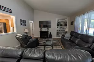 2201 Oak Ave, Muskegon, MI 49445 - Photo 11