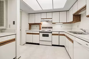 2115 Nature Cove Ct, Ann Arbor, MI 48104 - Photo 11