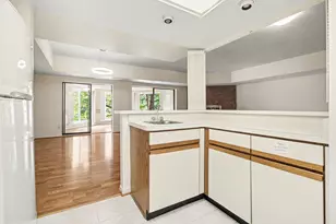 2115 Nature Cove Ct, Ann Arbor, MI 48104 - Photo 13