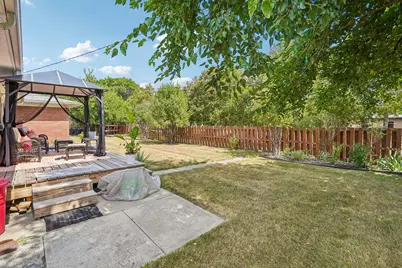 22808 Greenview Road, Southfield, MI 48075 - Photo 9