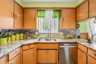 22808 Greenview Road, Southfield, MI 48075 - Photo 13