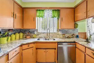 22808 Greenview Rd, Southfield, MI 48075 - Photo 13