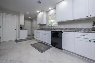 5685 Topanga Dr, Coloma, MI 49038 - Photo 11