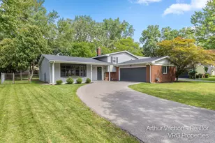 4054 Weymouth Dr SE, Grand Rapids, MI 49508 - Photo 1