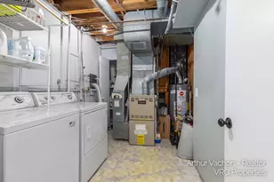 4054 Weymouth Dr SE, Grand Rapids, MI 49508 - Photo 17