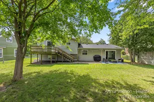 4054 Weymouth Dr SE, Grand Rapids, MI 49508 - Photo 19