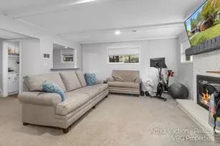4054 Weymouth Dr SE, Grand Rapids, MI 49508 - Photo 13