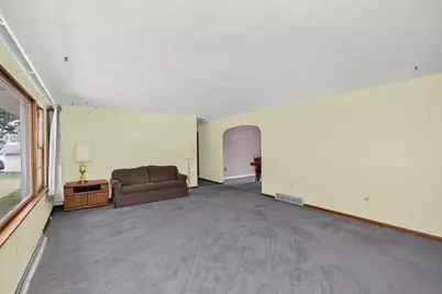 128 Schirmer Parkway, Buchanan, MI 49107 - Photo 5