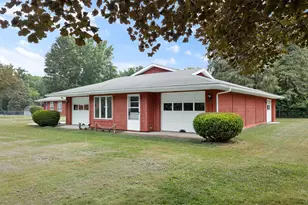 128 Schirmer Pkwy, Buchanan, MI 49107 - Photo 1