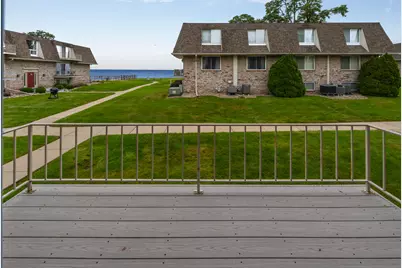 3618 Lakeshore Drive #8, Saint Joseph, MI 49085 - Photo 3