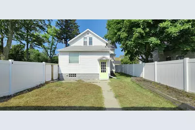 703 Hopkins Street, Manistee, MI 49660 - Photo 3