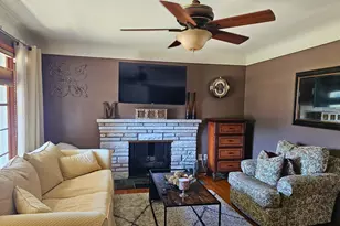 22425 Louise St, Saint Clair Shores, MI 48081 - Photo 3