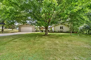 17334 10 Mile Rd, Battle Creek, MI 49014 - Photo 3