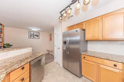 1486 Fox Pointe Circle, Ann Arbor, MI 48108 - Photo 9