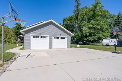 939 S Mears Avenue, Whitehall, MI 49461 - Photo 5