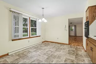 913 Main St, Buchanan, MI 49107 - Photo 7
